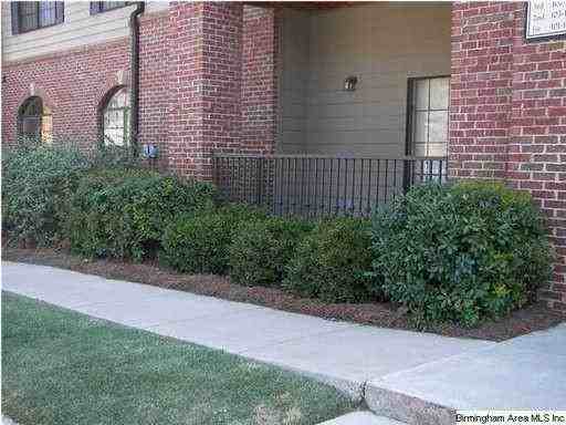 106 Sterling Oaks Dr - Photo 2 of 8