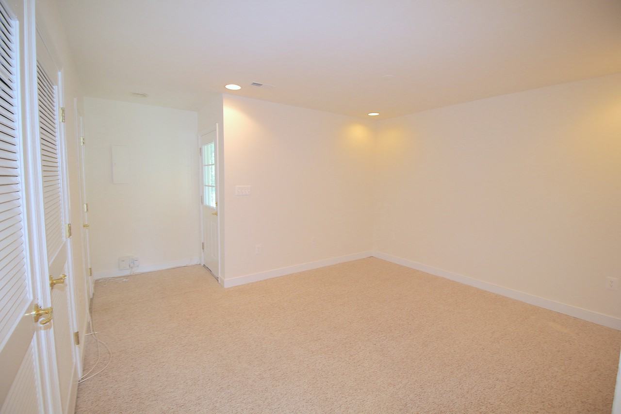 13036 Terminal Way - Photo 2 of 21