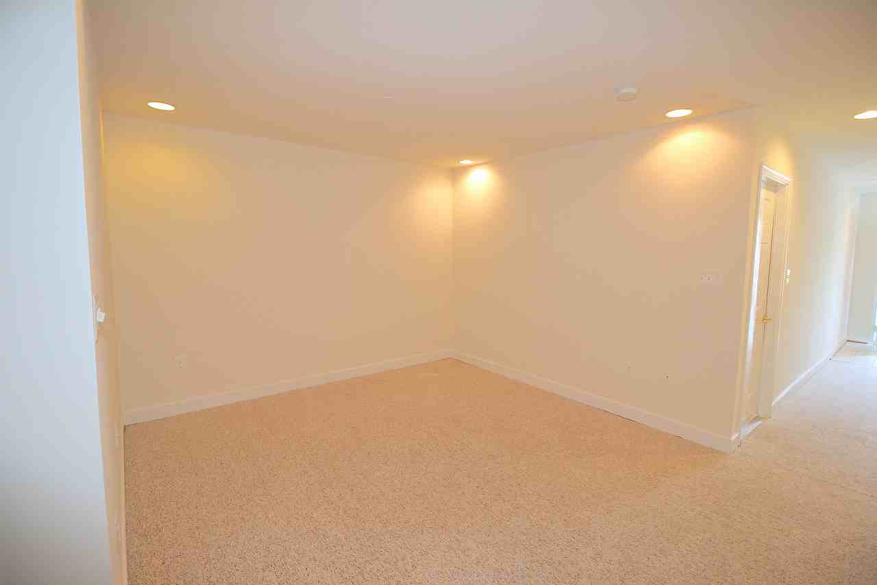 13036 Terminal Way - Photo 3 of 21