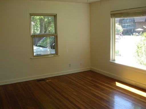 2306 N 16th St - Photo 3 of 6