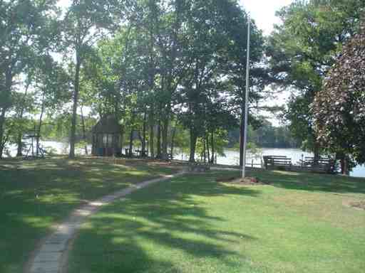 18086 Windmill Point Rd - Photo 2 of 14