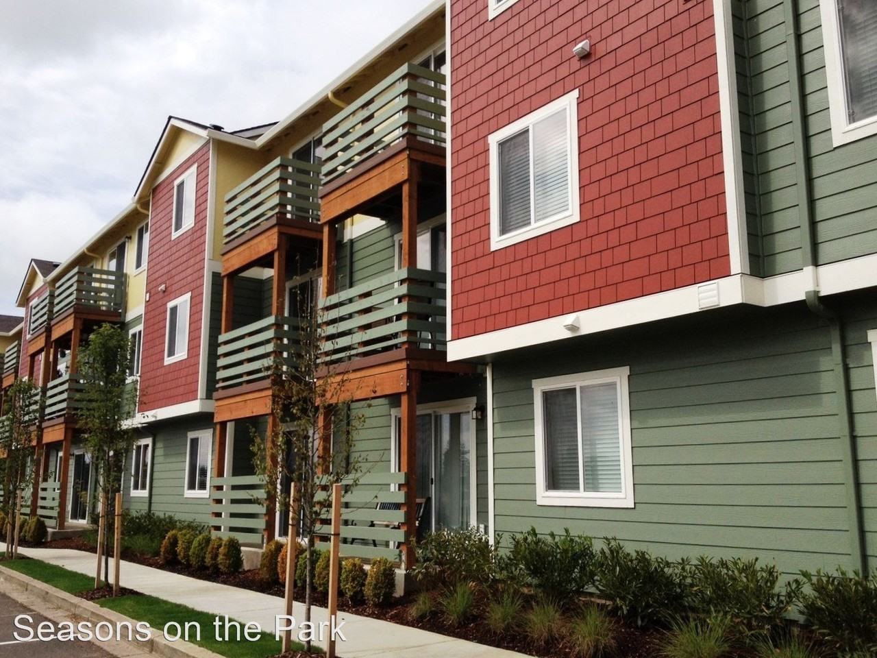 1017 SE 12th Ave - Photo 2 of 17