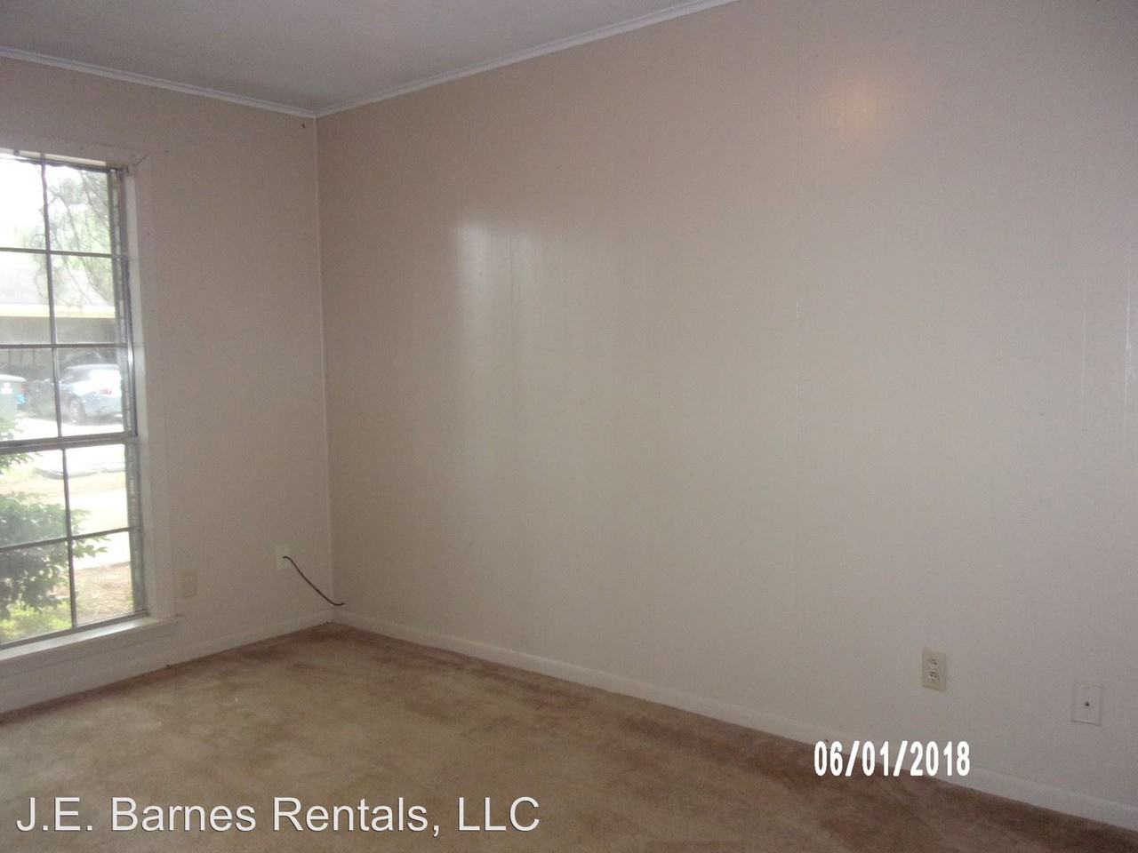 2314 Lily Dr - Photo 2 of 4