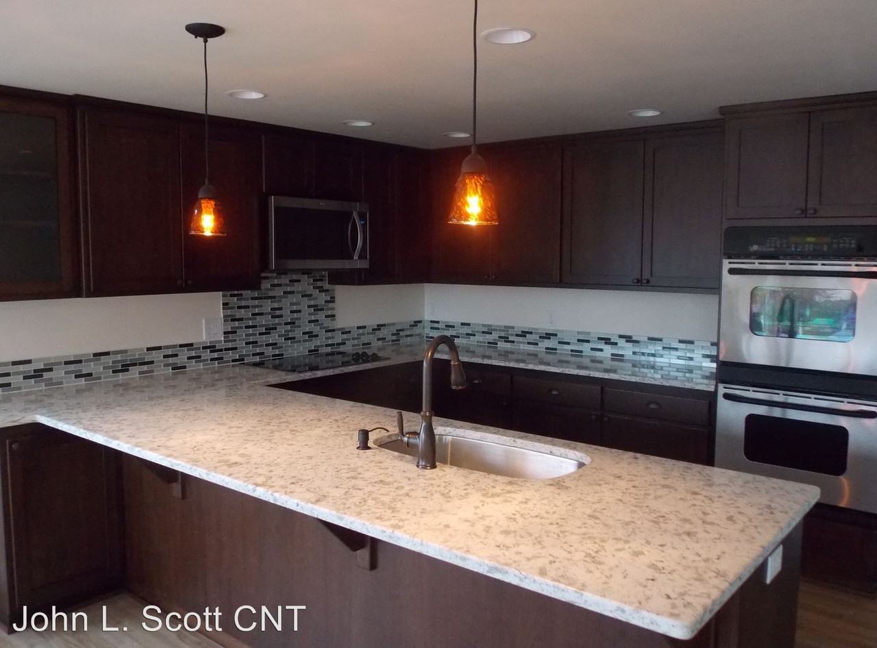 300 Cleveland Ave SE - Photo 2 of 18