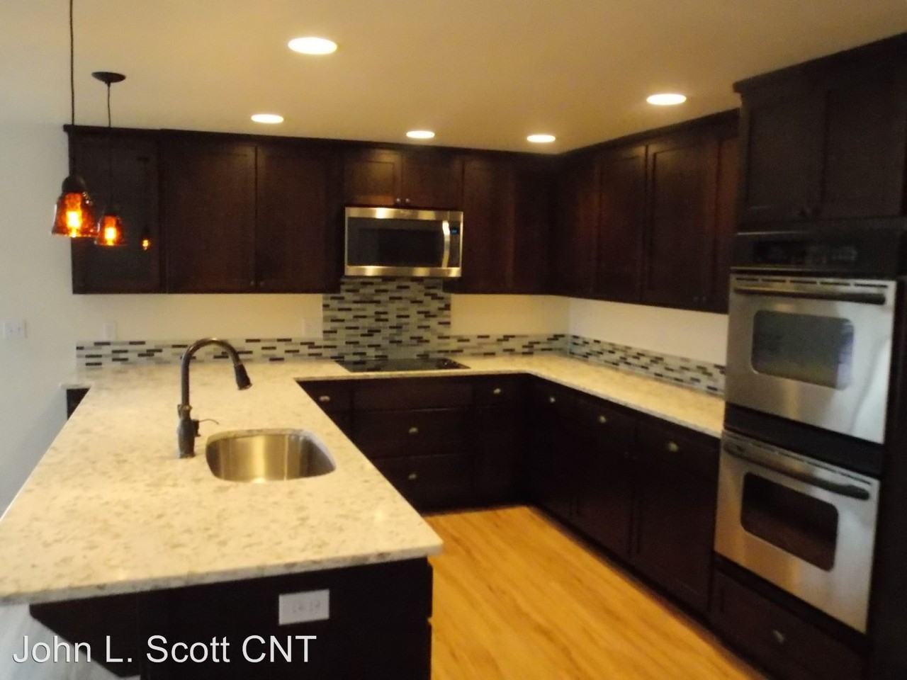 300 Cleveland Ave SE - Photo 3 of 18