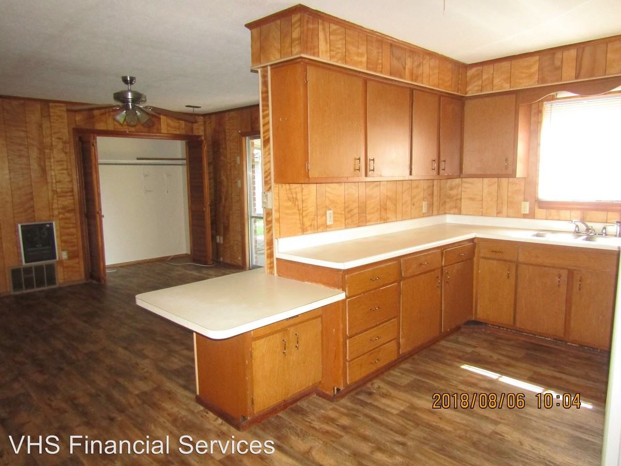 418 S Main St - Photo 3 of 13