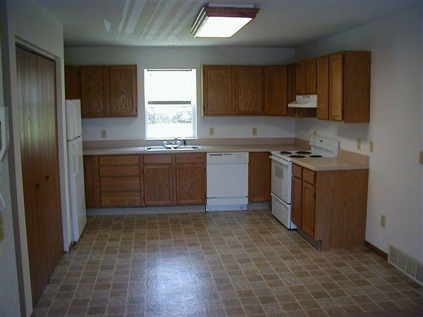 Parkview Apartments - Photo 3 of 6