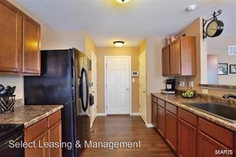 467 Parkgate Dr - Photo 3 of 24