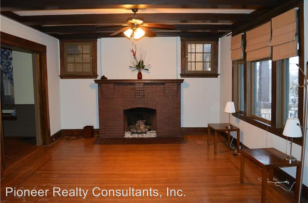 104 Oakview Ave - Photo 2 of 15