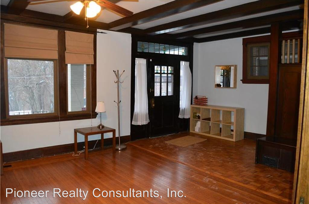 104 Oakview Ave - Photo 3 of 15