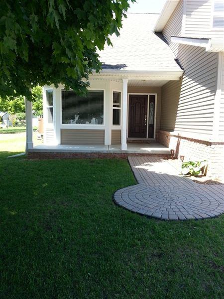 2928 Longview Ave - Photo 2 of 9