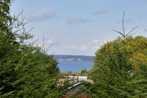 833 Suzanne Ct - Photo 3 of 25