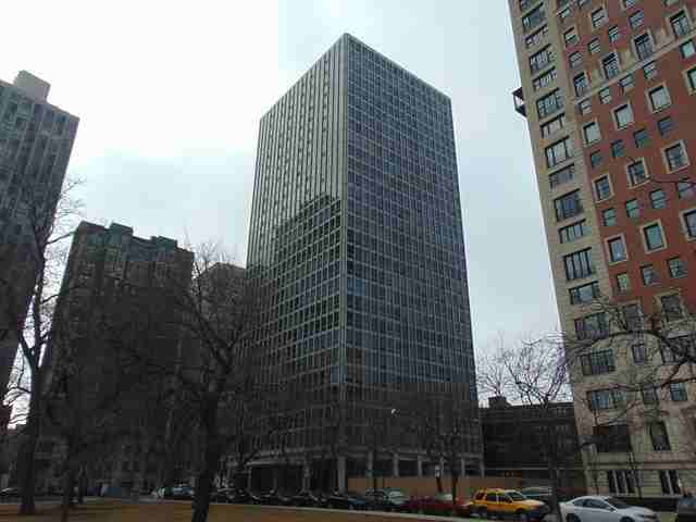 2400 N Lakeview Ave #1006
