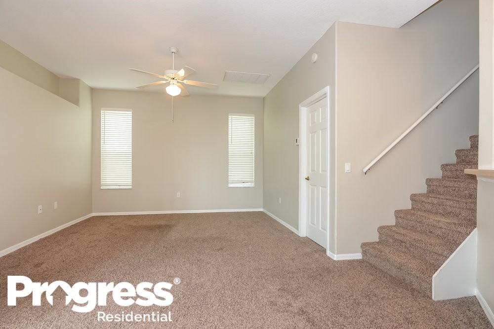 8811 Linebrook Dr - Photo 3 of 14