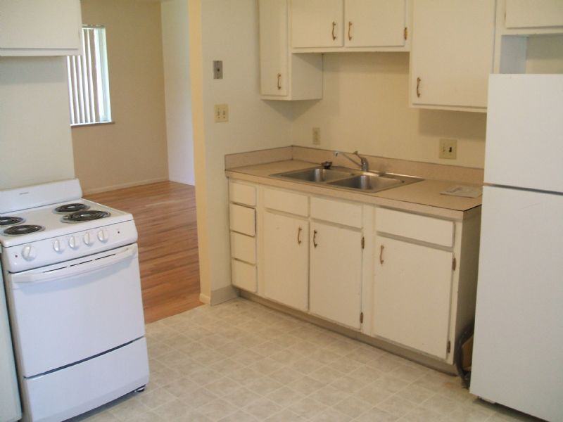 2463 S Corona St - Photo 3 of 7