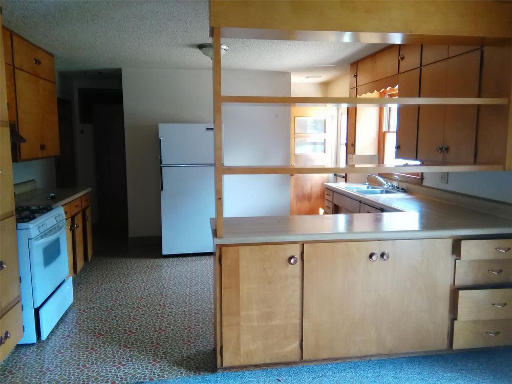 1015 Kenwood St - Photo 3 of 6