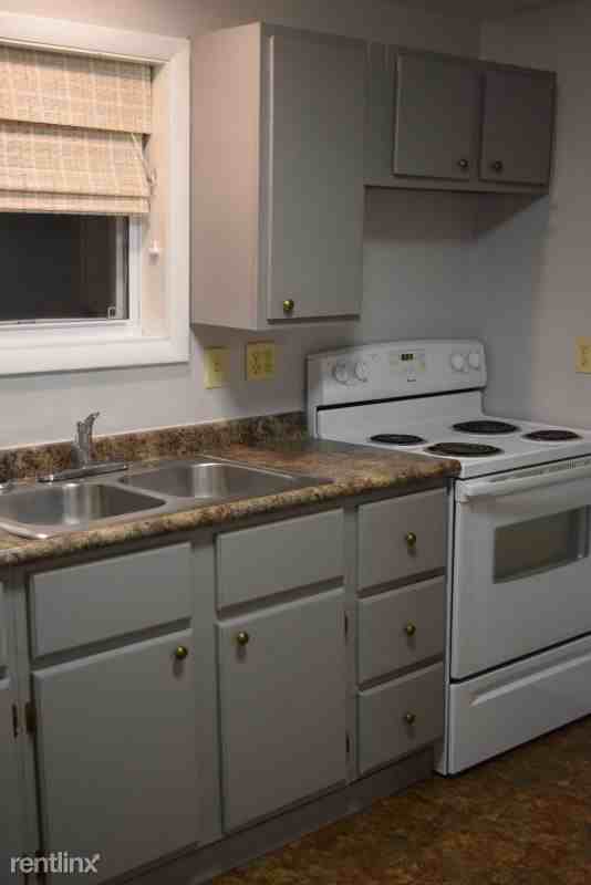 107 S Main St - Photo 2 of 14