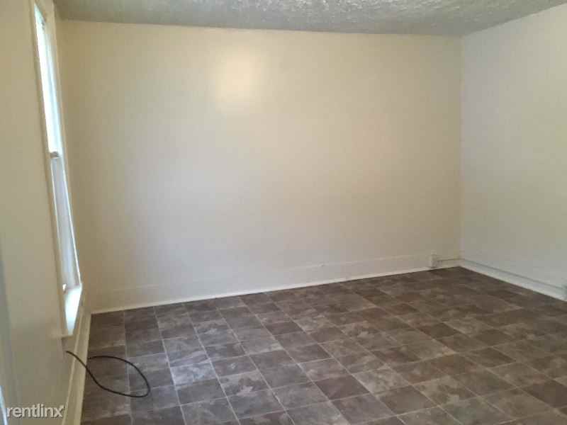 112 Church St - Photo 3 of 6