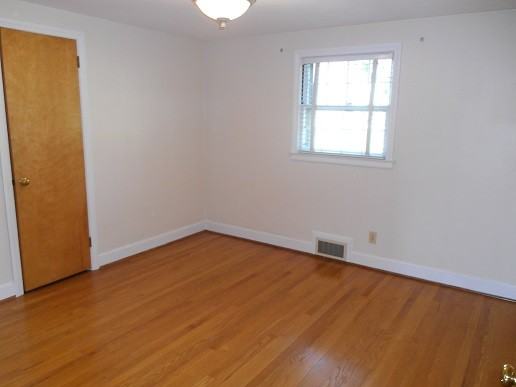 310 Dix Rd - Photo 3 of 10