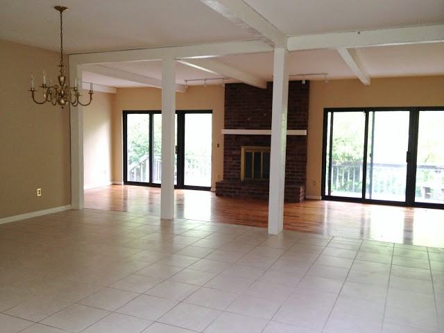 1947 Gainsborough Ln - Photo 2 of 10