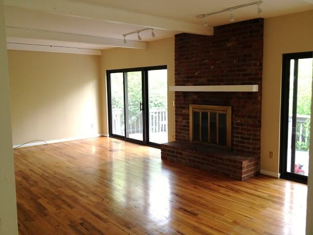 1947 Gainsborough Ln - Photo 3 of 10