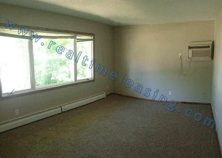 6335 Pierce St NE - Photo 3 of 9