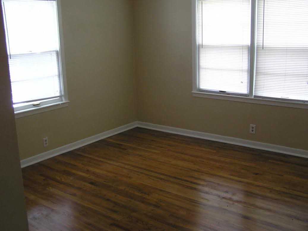 2311 26th St - Photo 3 of 11