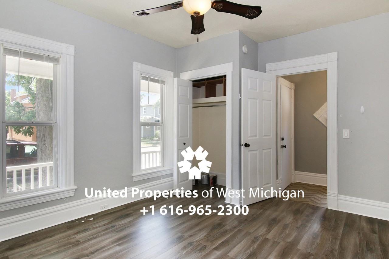 749 Chatham St NW - Photo 3 of 24
