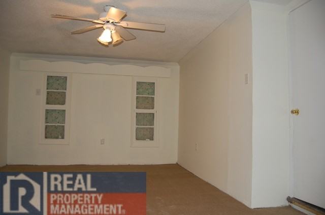 2728 Greenway Ave - Photo 2 of 10