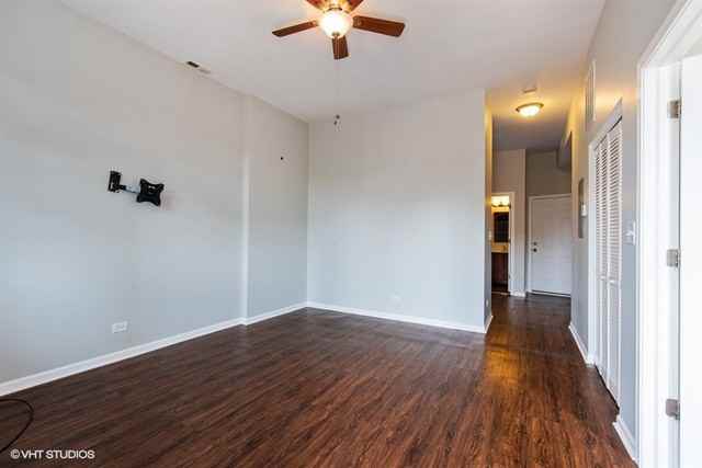1525 W 17th St #2R - Photo 3 of 10
