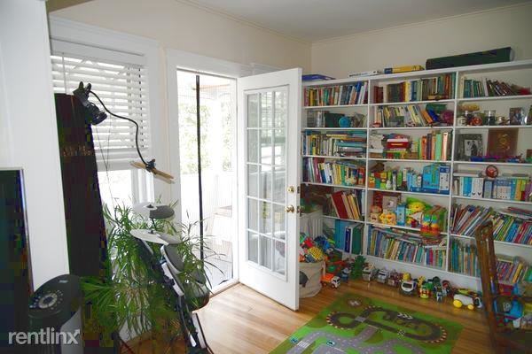 25 Leonard St - Photo 2 of 10
