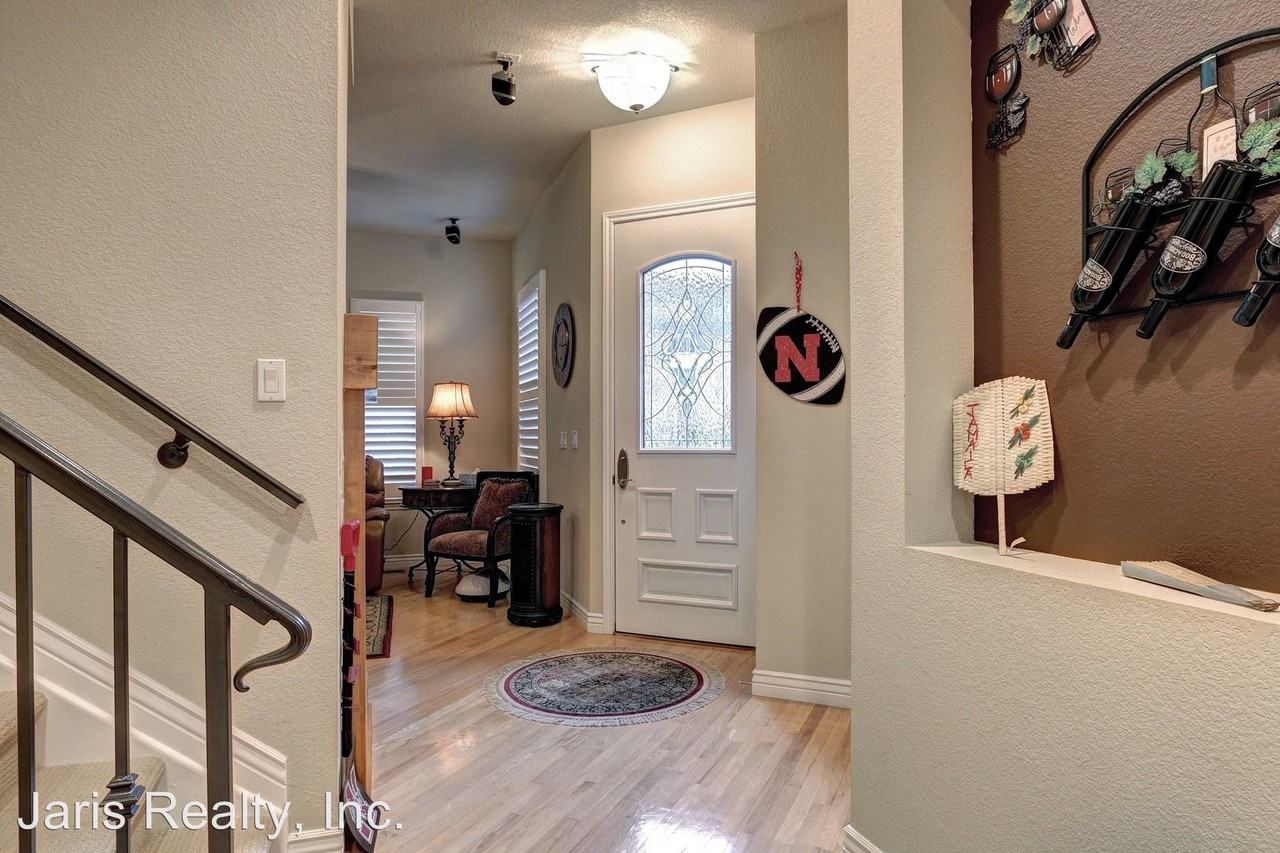 7830 Inverness Blvd - Photo 3 of 30