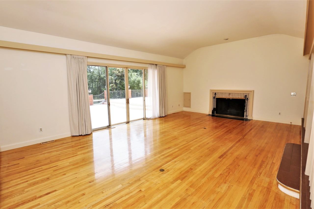 97 Hardy Dr - Photo 2 of 25