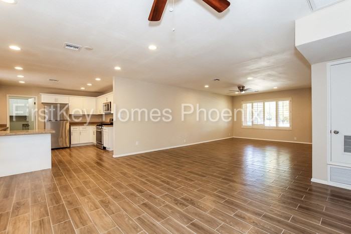 3907 W Davidson Ln - Photo 3 of 14