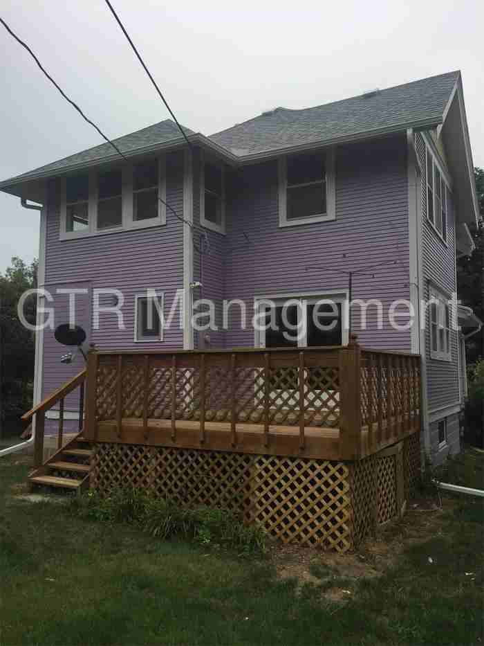 4811 Webster St - Photo 2 of 9