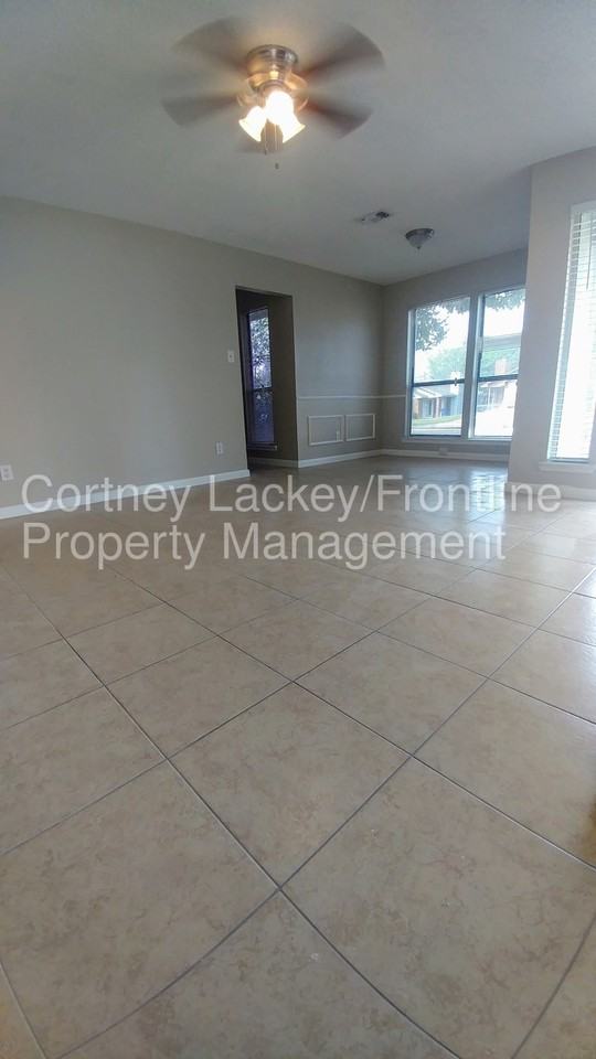106 Oakwood Lane - Photo 2 of 18