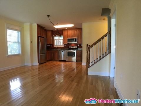 2902 Cedarhurst Rd - Photo 2 of 19
