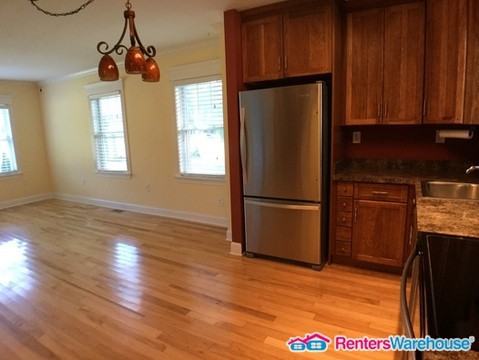 2902 Cedarhurst Rd - Photo 3 of 19