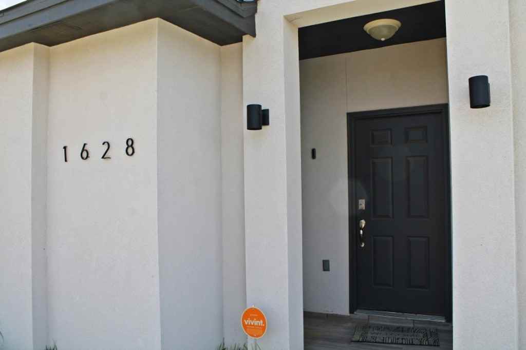 1628 Rene Solis Drive - Photo 2 of 17