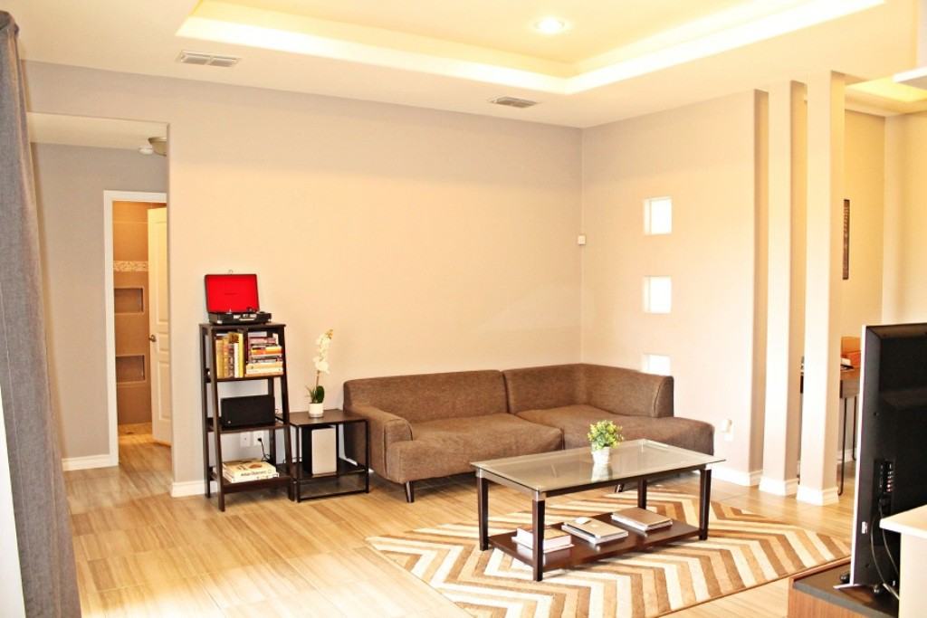 1628 Rene Solis Drive - Photo 3 of 17