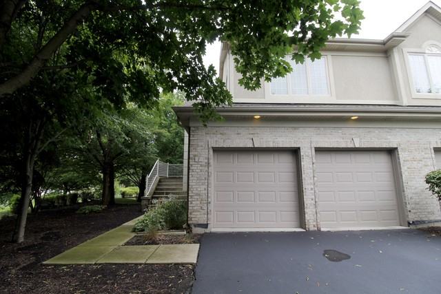 7 Beaconsfield Ct - Photo 2 of 24