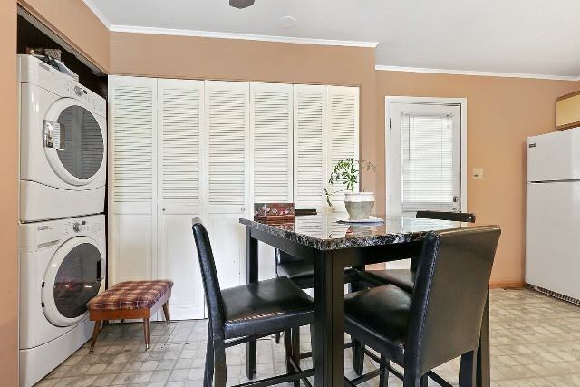 16709 Hilltop Ave - Photo 3 of 10