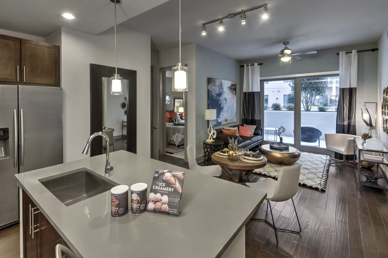 Trace - Photo 3 of 22