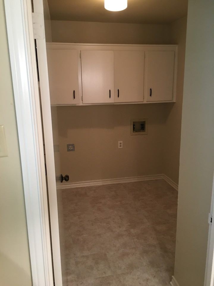 10132 Robin Hill Ln - Photo 2 of 14