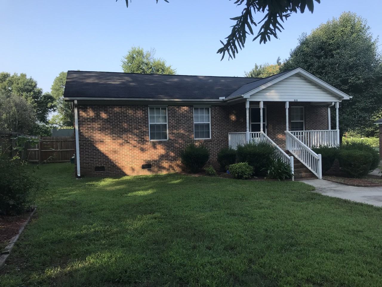 215 Asbury Ave - Photo 2 of 18