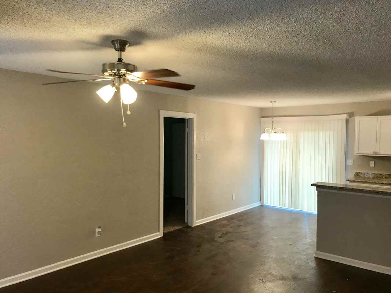 2304 Idlewood Dr - Photo 2 of 8