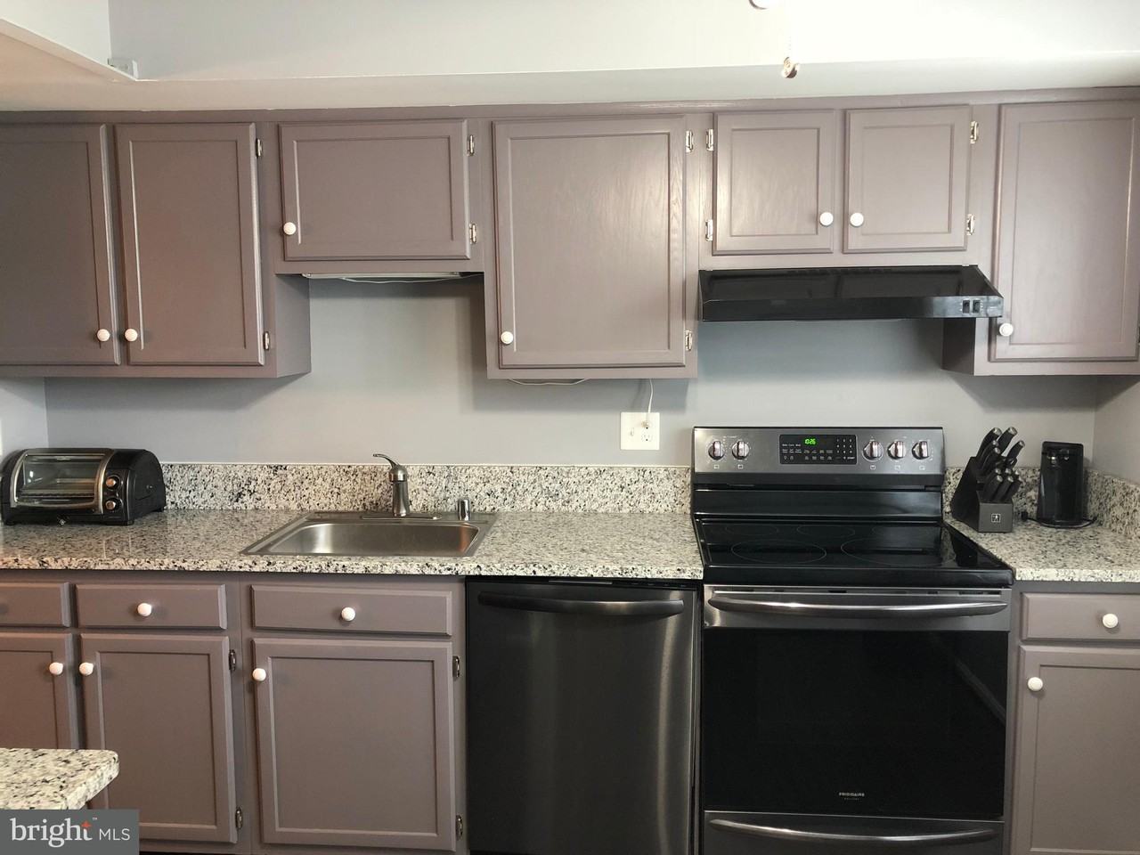 2885 Bowes Ln - Photo 3 of 20