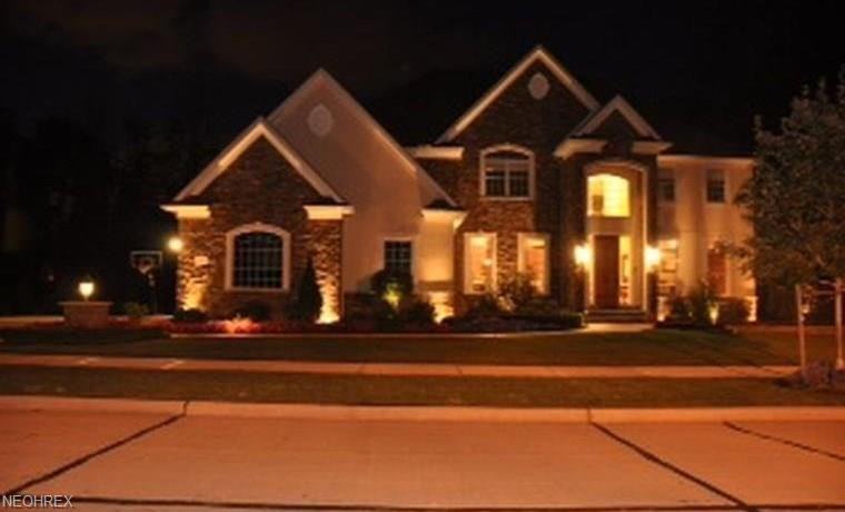 343 Glasgow Dr - Photo 2 of 32