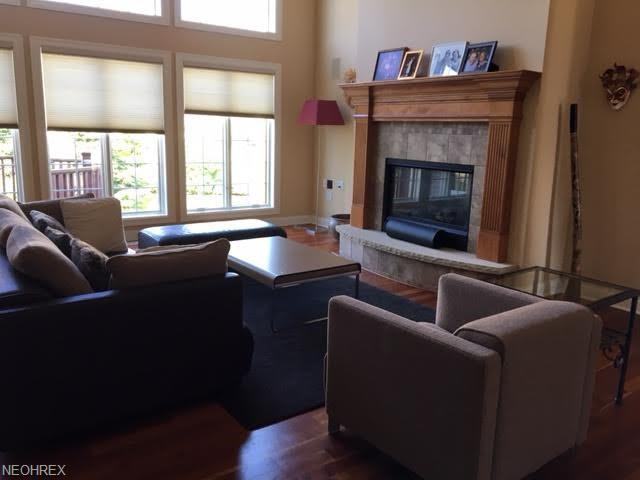 343 Glasgow Dr - Photo 3 of 32