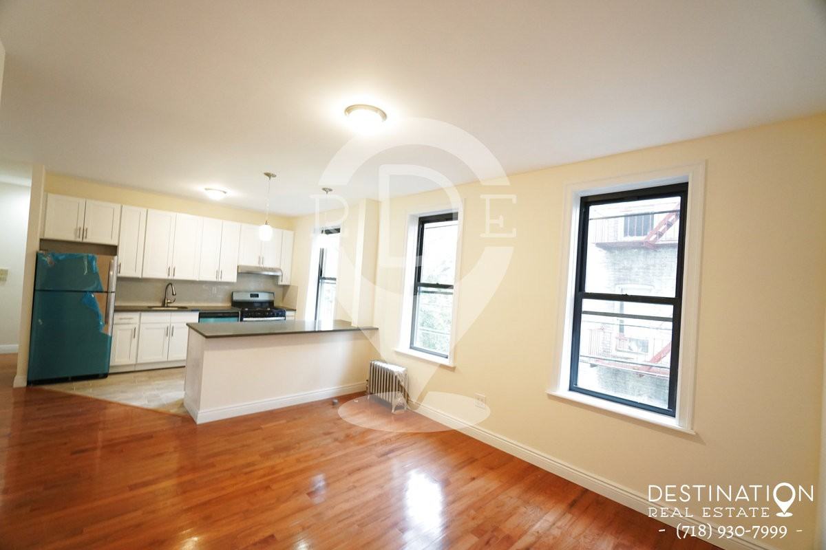 1414 W 5th St - Photo 3 of 13
